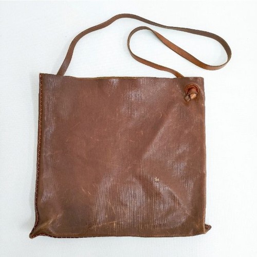 Henry cuir cane embroidery - cuir,